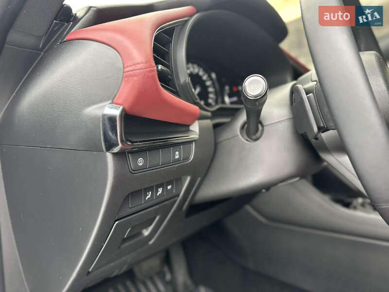 Хетчбек Mazda 3 2020 в Запоріжжі