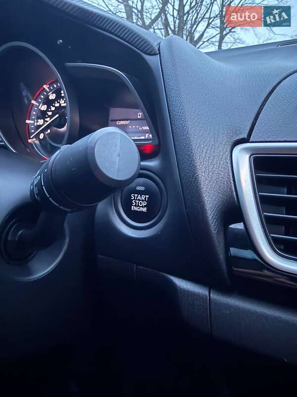Седан Mazda 3 2016 в Кропивницком