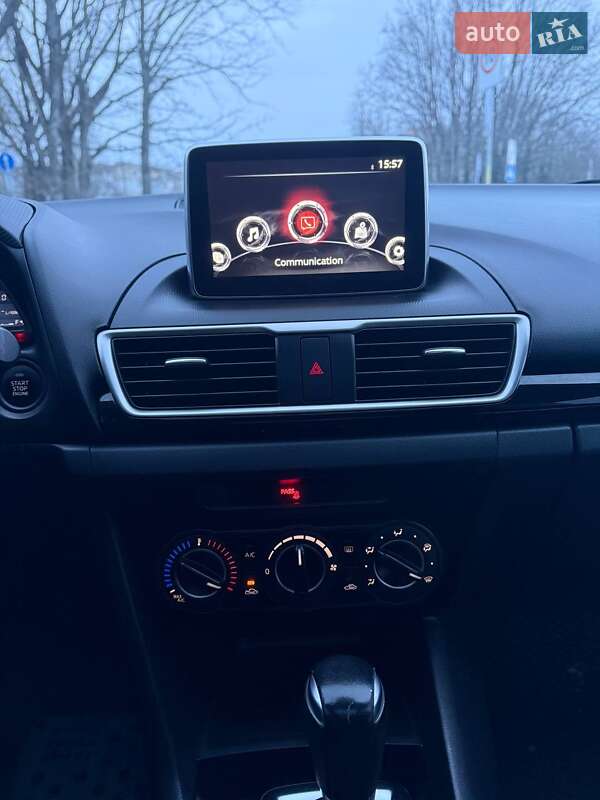 Седан Mazda 3 2016 в Кропивницком