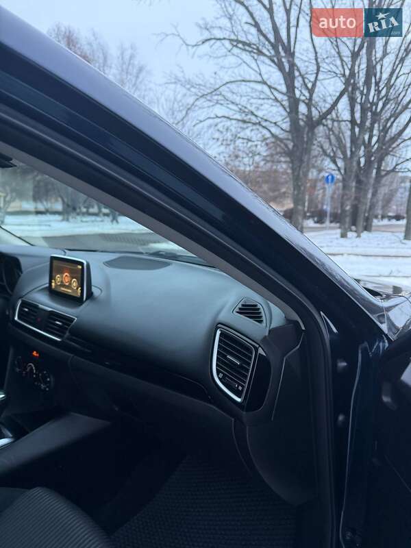 Седан Mazda 3 2016 в Кропивницком