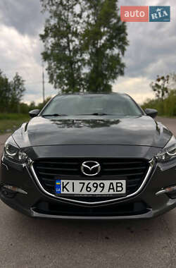 Седан Mazda 3 2017 в Киеве