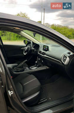 Седан Mazda 3 2017 в Киеве