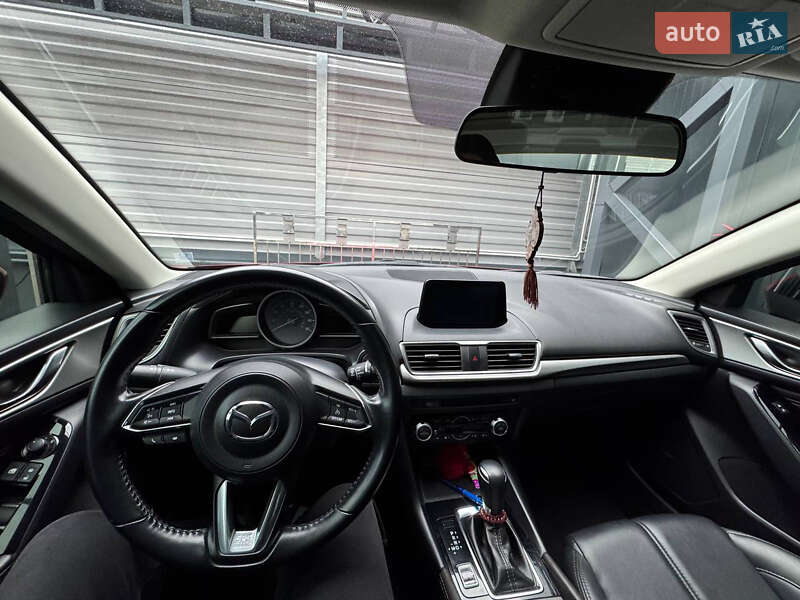 Седан Mazda 3 2018 в Одесі