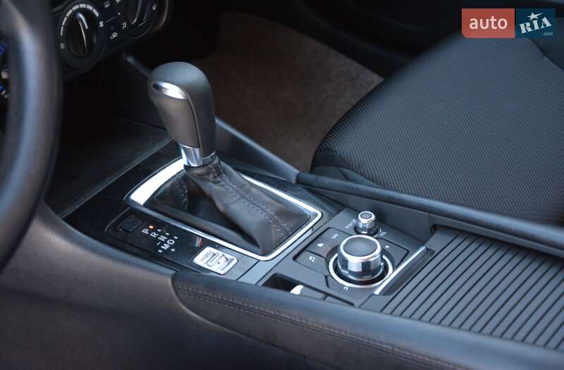 Седан Mazda 3 2017 в Киеве фото 22 Седан Mazda 3 2017 в Киеве