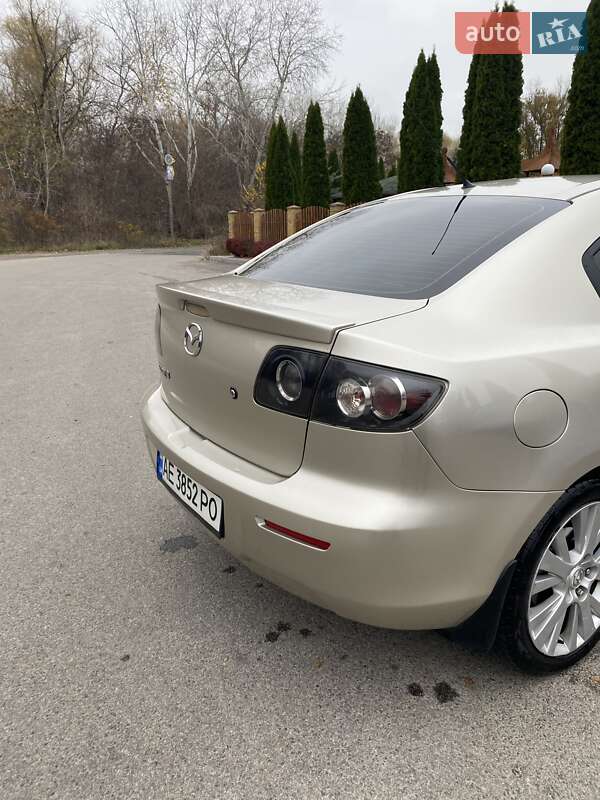 Седан Mazda 3 2006 в Дніпрі