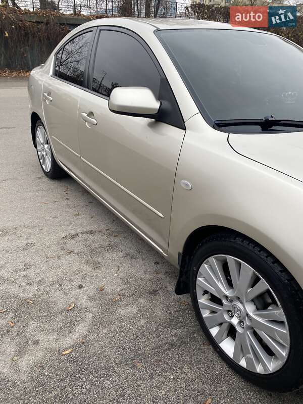 Седан Mazda 3 2006 в Дніпрі