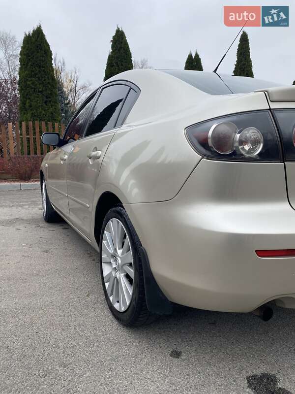 Седан Mazda 3 2006 в Дніпрі