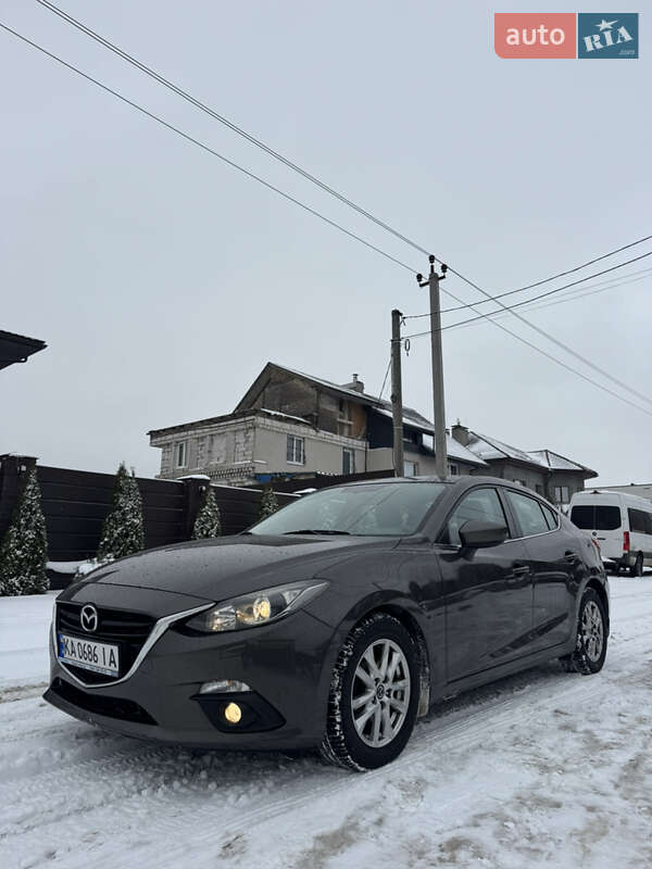 Седан Mazda 3 2015 в Софиевской Борщаговке