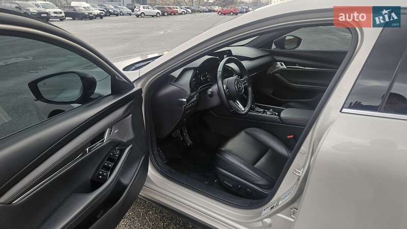 Хэтчбек Mazda 3 2023 в Днепре