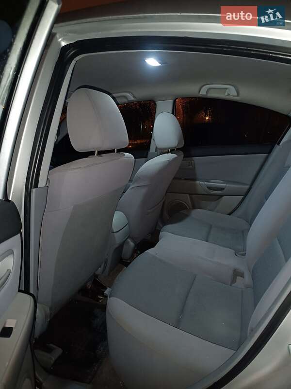 Седан Mazda 3 2004 в Харькове