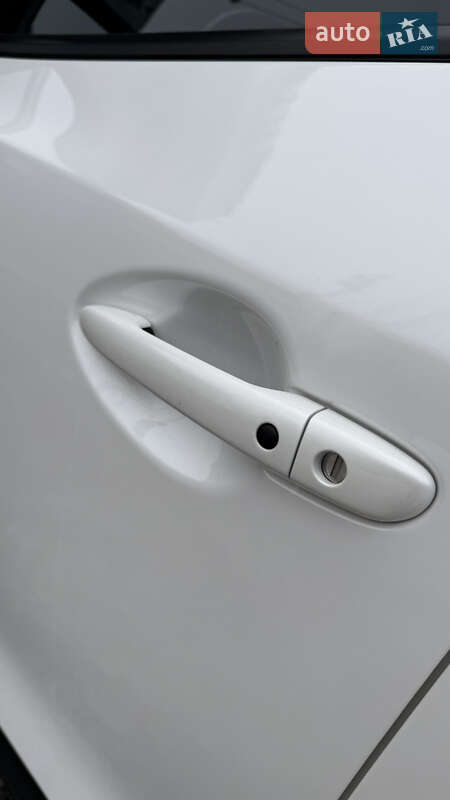 Хэтчбек Mazda 3 2018 в Киеве