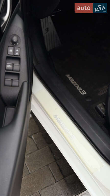 Седан Mazda 3 2014 в Одесі