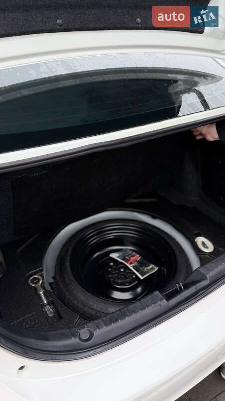 Седан Mazda 3 2014 в Одесі