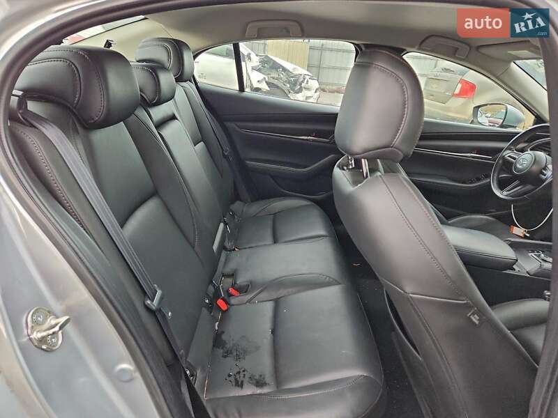 Седан Mazda 3 2020 в Чернигове