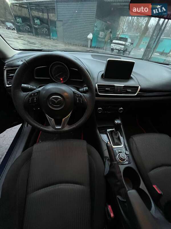 Седан Mazda 3 2015 в Запорожье