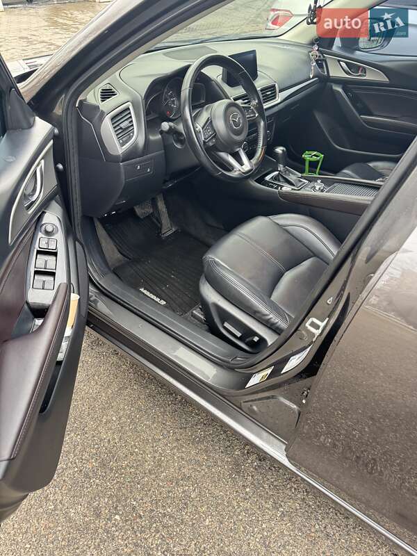 Хэтчбек Mazda 3 2018 в Запорожье