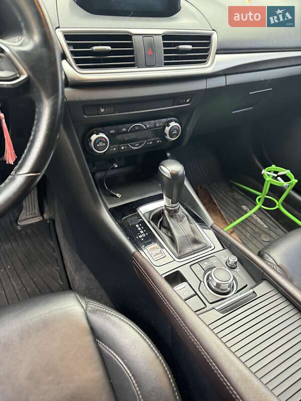 Хэтчбек Mazda 3 2018 в Запорожье