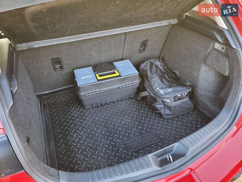 Хэтчбек Mazda 3 2010 в Чернигове