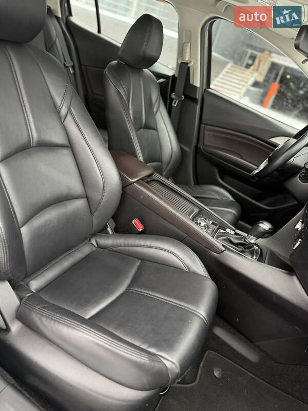 Хэтчбек Mazda 3 2017 в Киеве