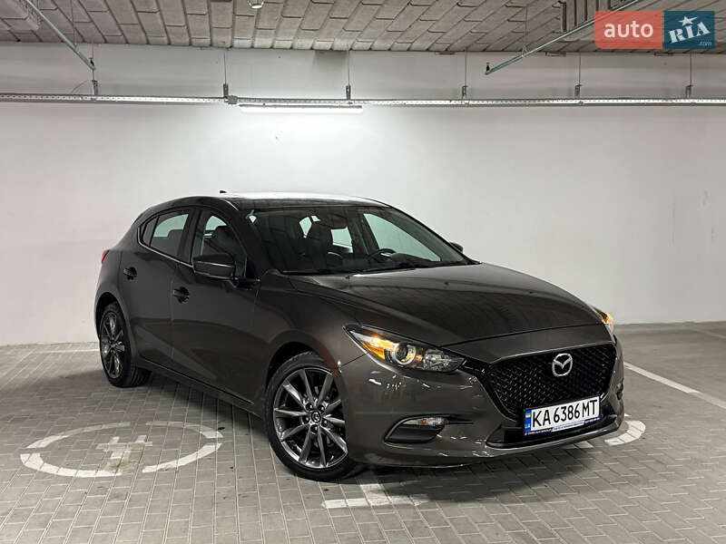 Хэтчбек Mazda 3 2017 в Киеве