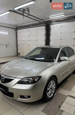 Седан Mazda 3 2008 в Ровно