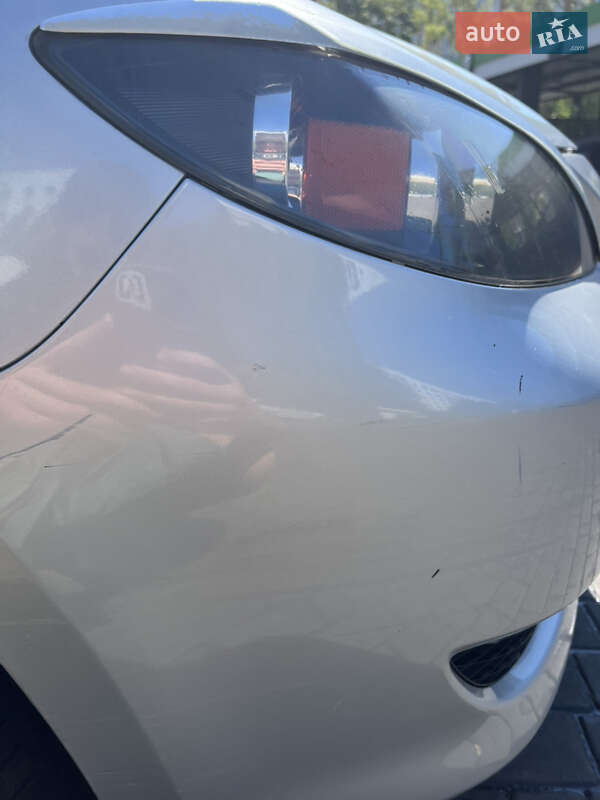 Седан Mazda 3 2004 в Березанке