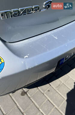 Седан Mazda 3 2004 в Березанке