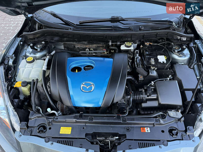 Седан Mazda 3 2011 в Косове