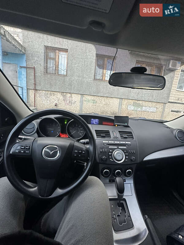 Седан Mazda 3 2010 в Кривом Роге