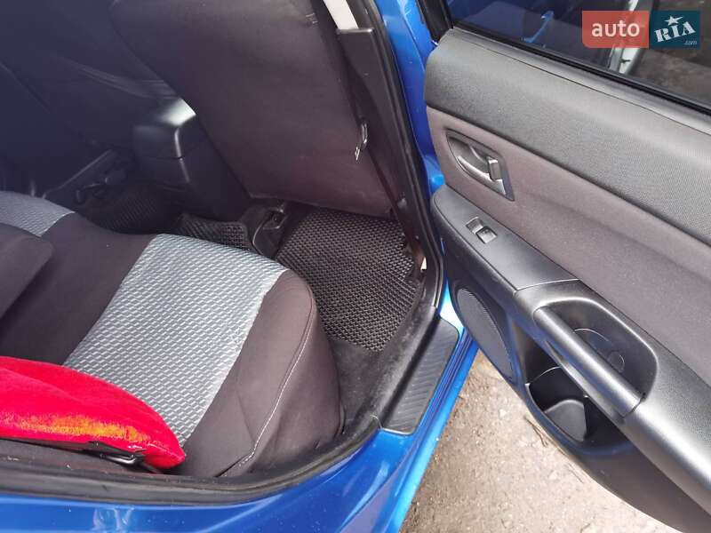 Хэтчбек Mazda 3 2004 в Кривом Роге фото 6 Хэтчбек Mazda 3 2004 в Кривом Роге