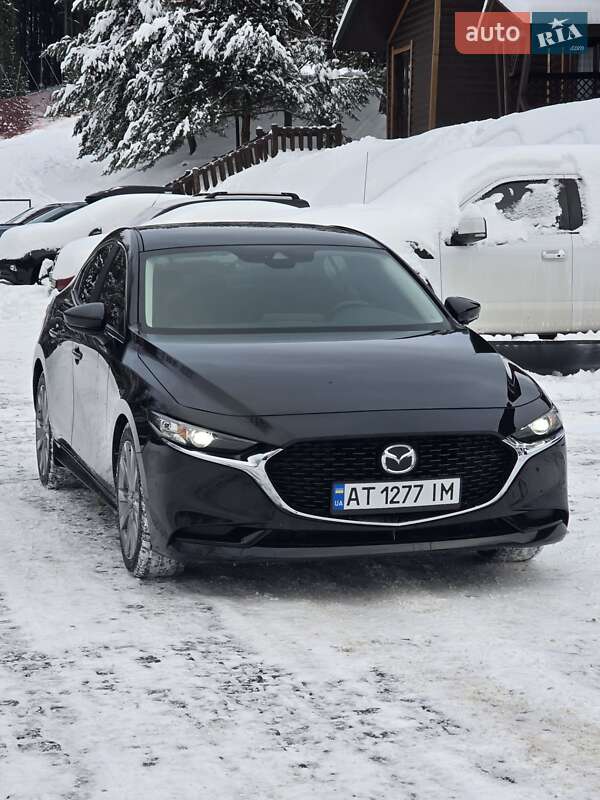 Седан Mazda 3 2019 в Коломые