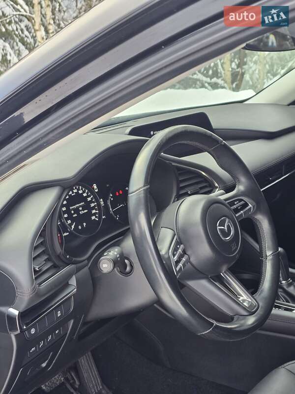 Седан Mazda 3 2019 в Коломые