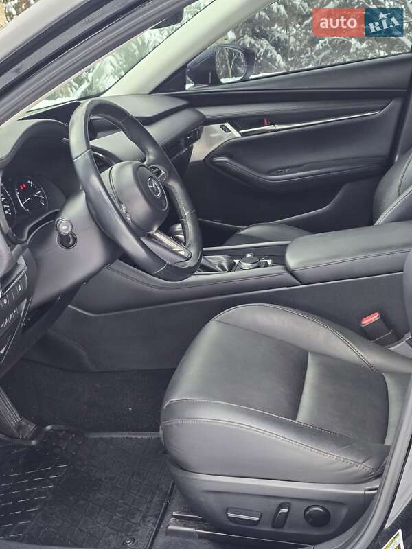 Седан Mazda 3 2019 в Коломые