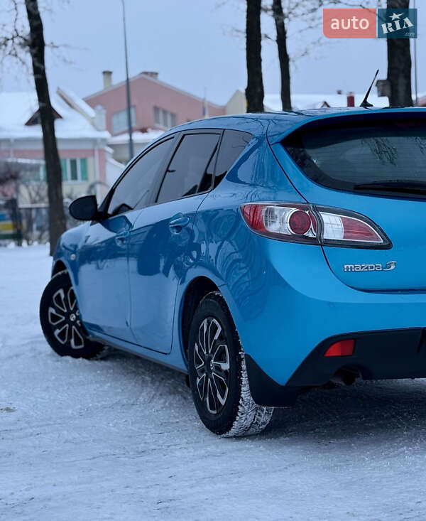Хэтчбек Mazda 3 2010 в Киеве