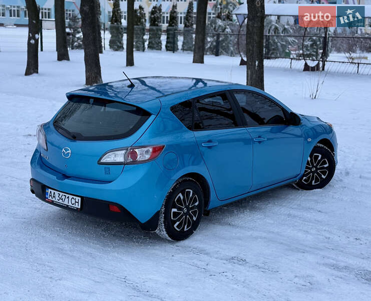 Хэтчбек Mazda 3 2010 в Киеве