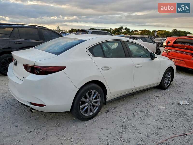 Седан Mazda 3 2020 в Черкассах