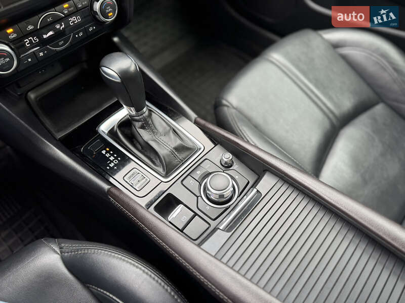 Седан Mazda 3 2018 в Днепре