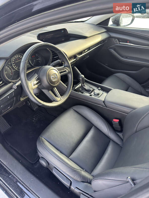 Седан Mazda 3 2021 в Киеве