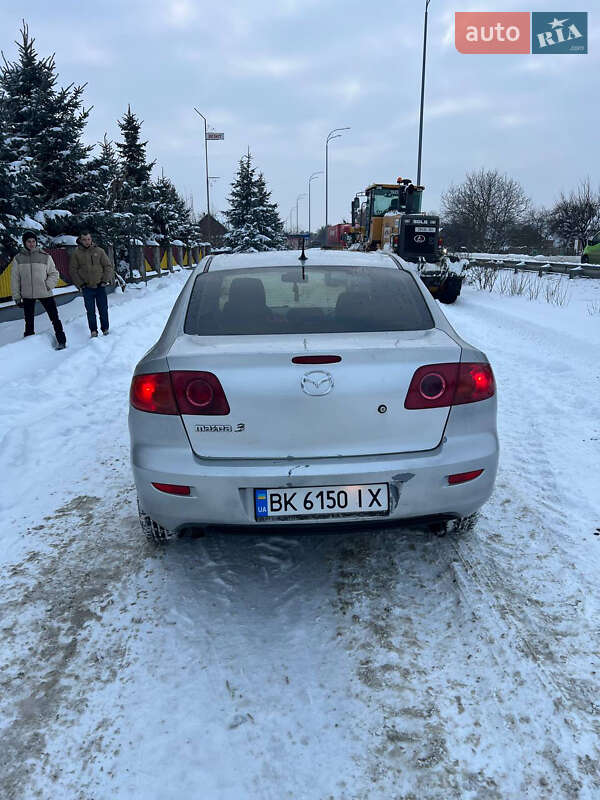 Седан Mazda 3 2004 в Дубно
