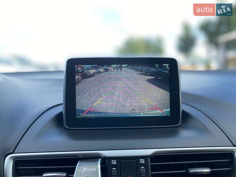 Седан Mazda 3 2014 в Киеве