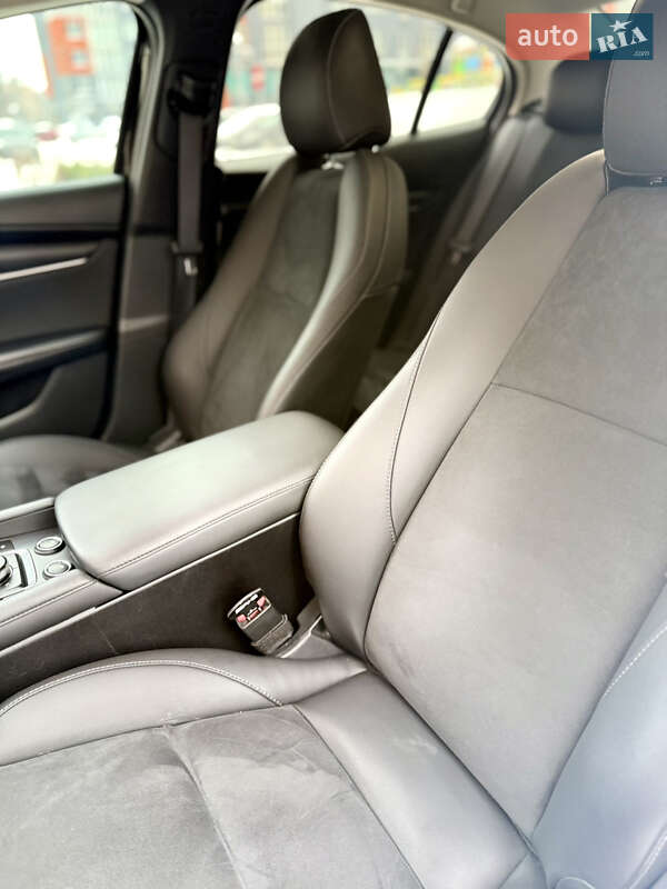 Седан Mazda 3 2020 в Черновцах