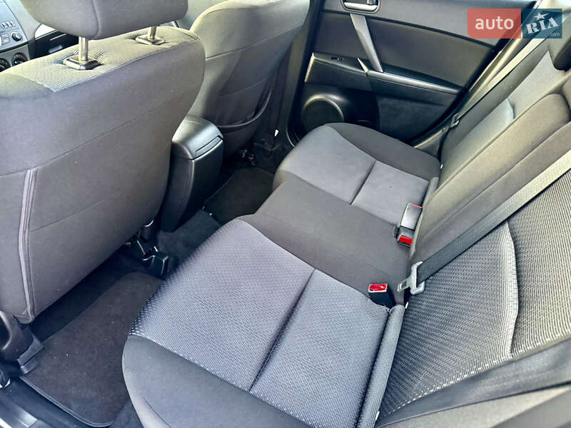 Хэтчбек Mazda 3 2010 в Ровно