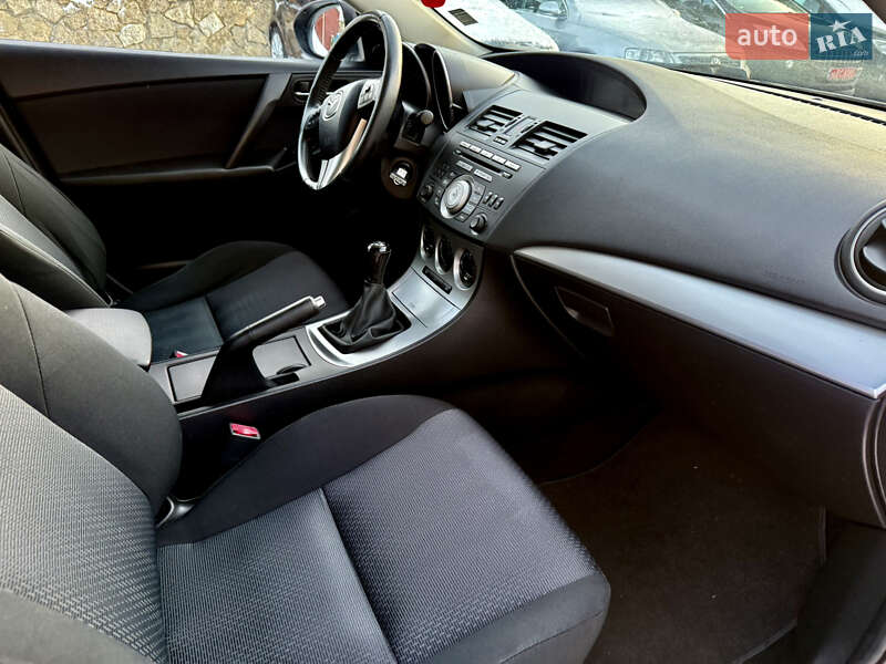 Хэтчбек Mazda 3 2010 в Ровно