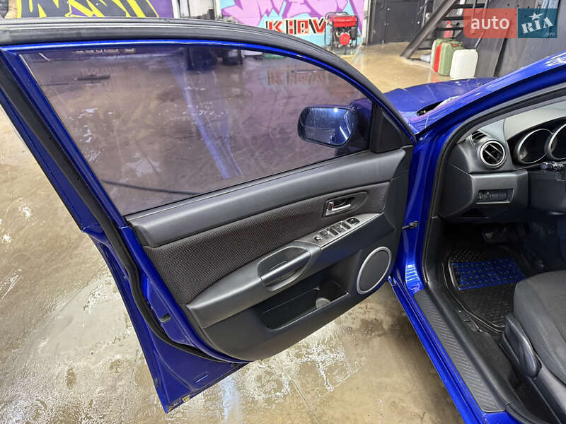 Седан Mazda 3 2006 в Киеве