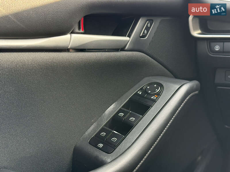 Седан Mazda 3 2019 в Киеве