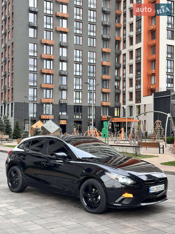 Хэтчбек Mazda 3 2015 в Черновцах