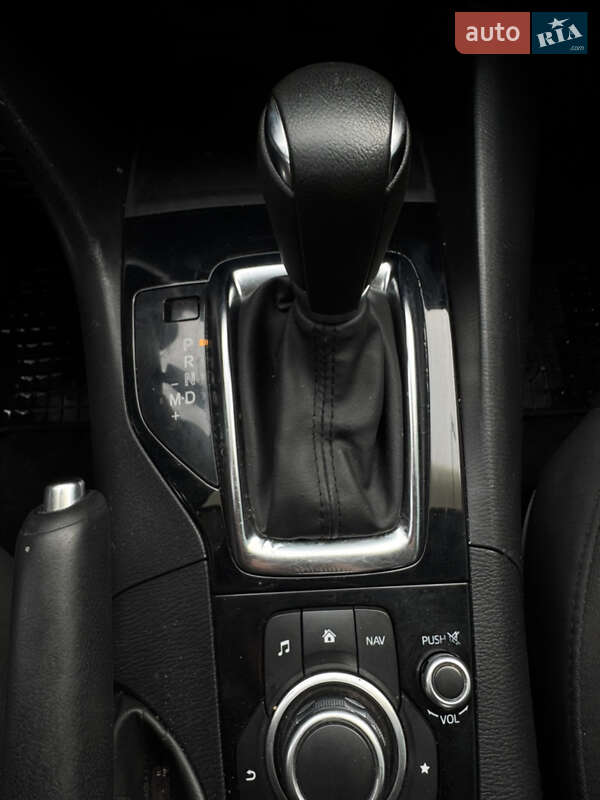 Седан Mazda 3 2015 в Киеве