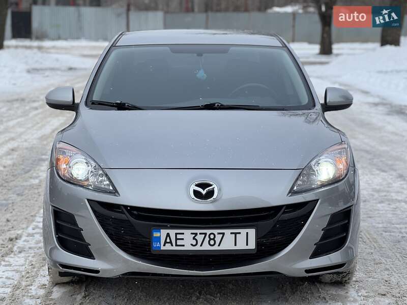 Седан Mazda 3 2012 в Дніпрі