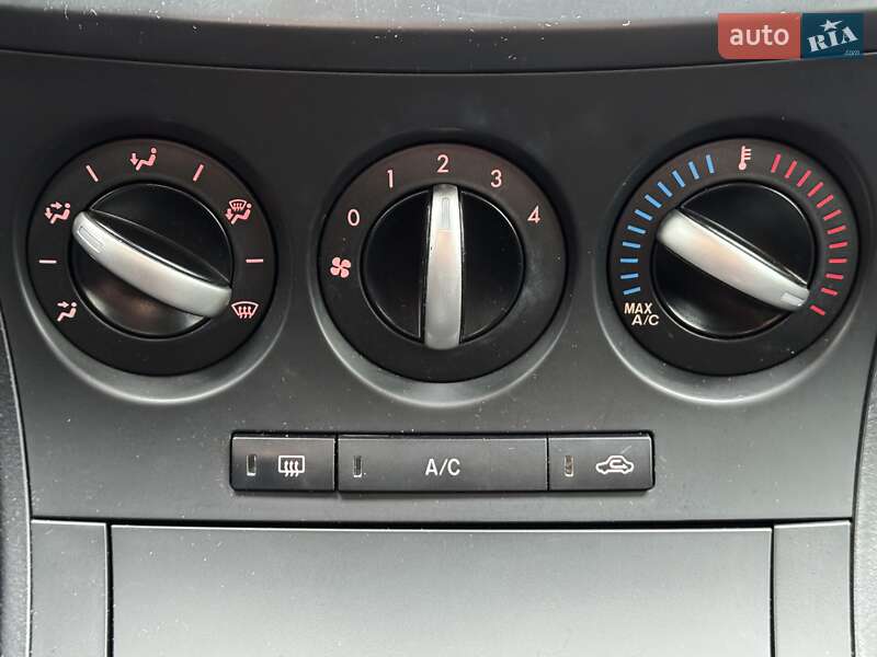 Седан Mazda 3 2012 в Дніпрі