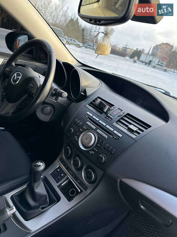 Хэтчбек Mazda 3 2011 в Кривом Роге